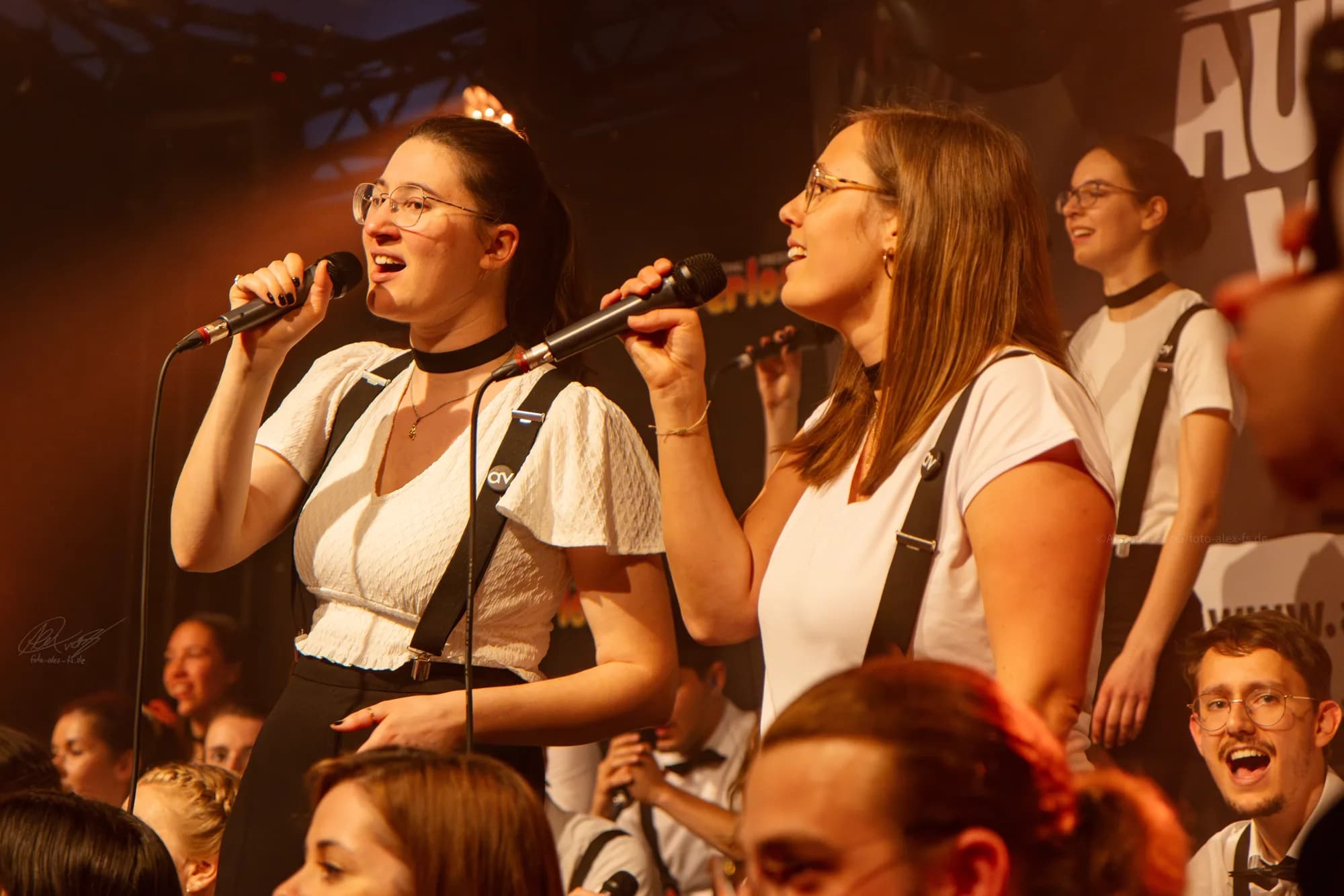 Female Singers Crowd Energy